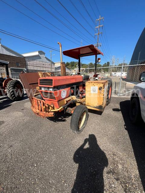 1989 CASE 685 TRACTOR,