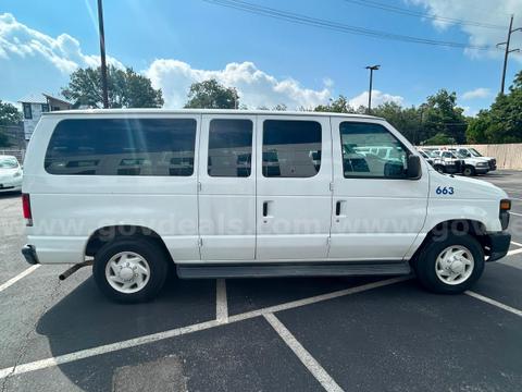 2009 FORD E-150  (Unit 663)