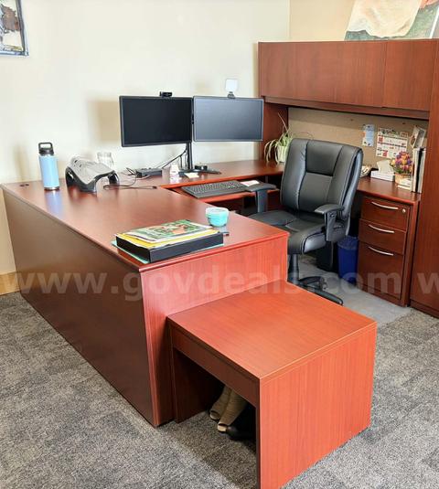 U shaped desk (left return) with hutch and small table