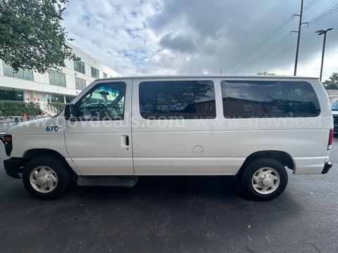 2009 FORD E-150  (Unit 670)