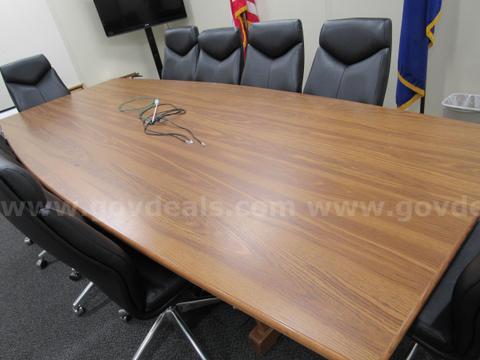 Conference Room Table w/Chairs