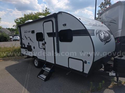 2019 Cherokee Wolf Pup Black Label 16BHS Camper Very Nice
