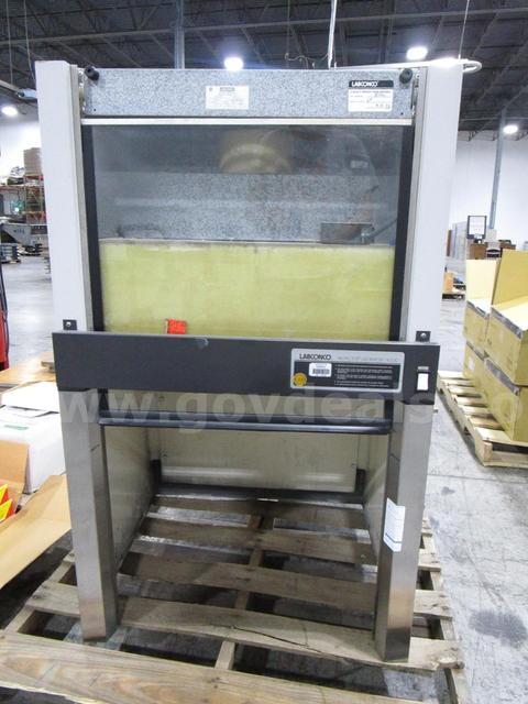 Laboratory Hood (D)