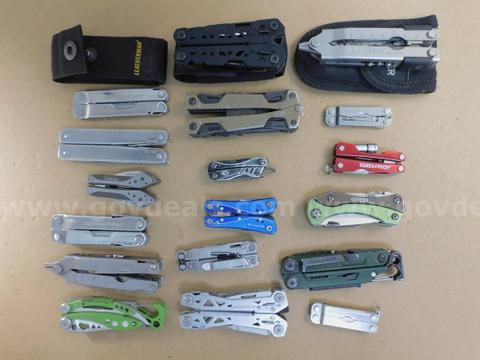18 Multi-Tools (FS)