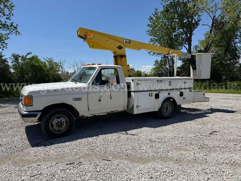 1990 Ford F-350 Bucket Truck Reg. Cab DRW 2WD