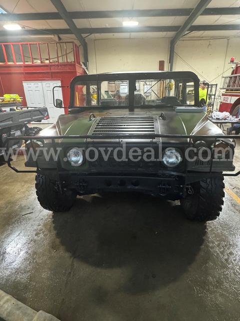 1989 AM General M998 HMMWV
