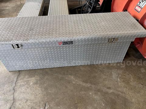1 Tractor Supply Deep Well Tool Box