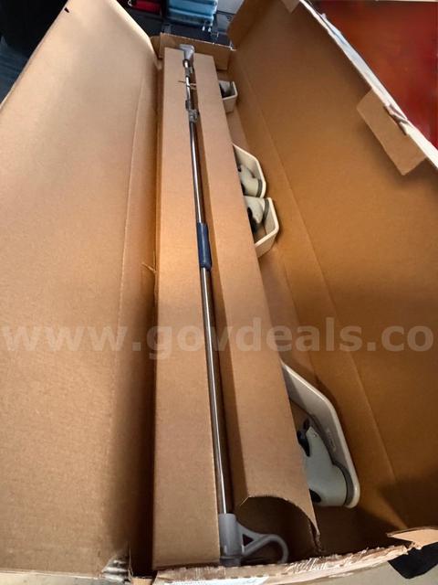 F&P AIRVO 2 HUMIDIFIER PLUS 2 POLE STAND
