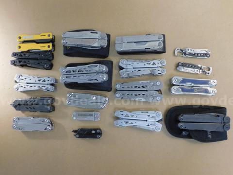 18 Multi-Tools (FS)