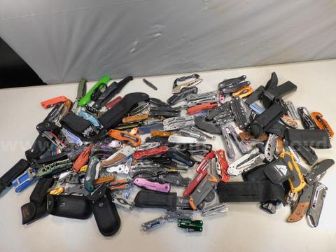 34 lbs Knives & Multi-tools (FS)