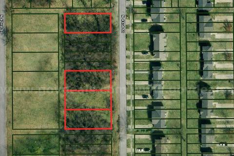 (200 X 122 Sq ft) (0.56 Acres) 4-Large Lots about 6 Miles from Downtown St. Louis
