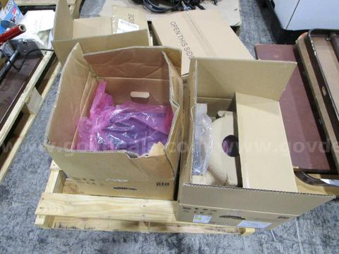 4 Elo TouchSystems Monitors (H)