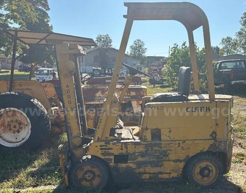 Clark forklift RT99, #1641076 (Adjutant General Office)