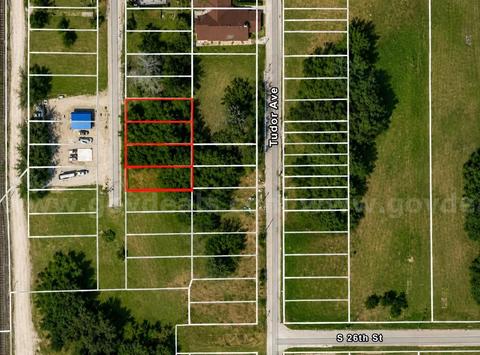 (160 X 120 Sq ft) (0.44 Acres) Large 4-adjacent City Lots about 4 Miles from Downtown St. Louis