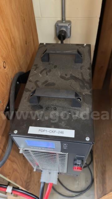 BATTERY CHARGER