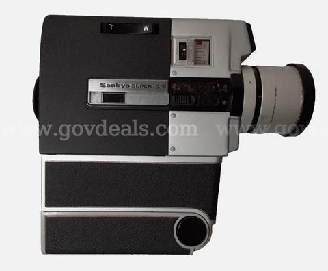 Vintage Sankyo Super CM 300 f: 1.8 9-30 mm Super 8 Movie Camera
