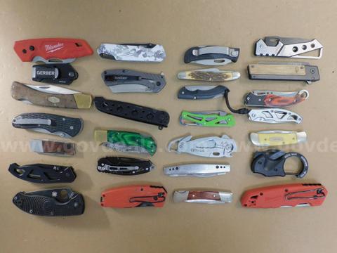 27 Knives (FS)