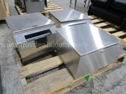 3 Paper Towel Dispensers (E)