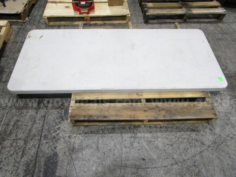 Folding Table (H) - government surplus lot currently bid at $1 in Indianapolis, IN