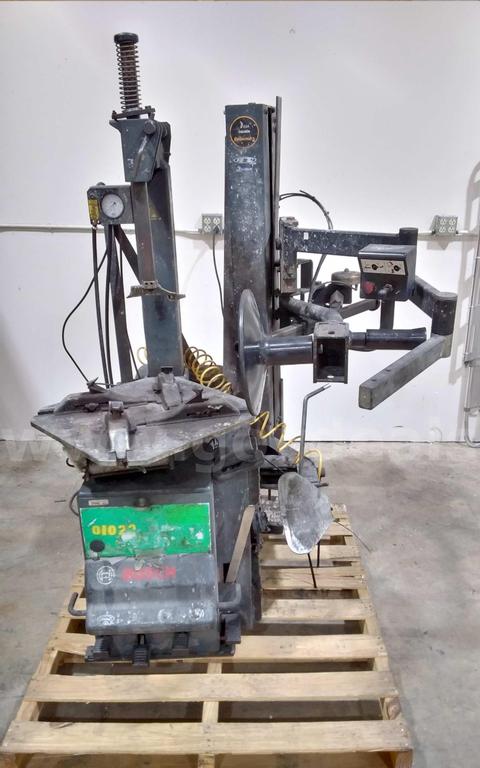Bosch TCE 4335 tire changer