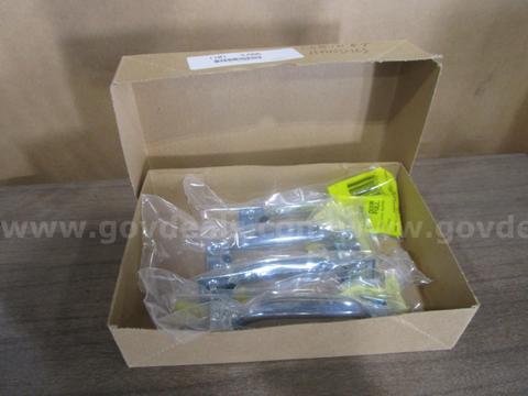 4 Door Pulls (J)