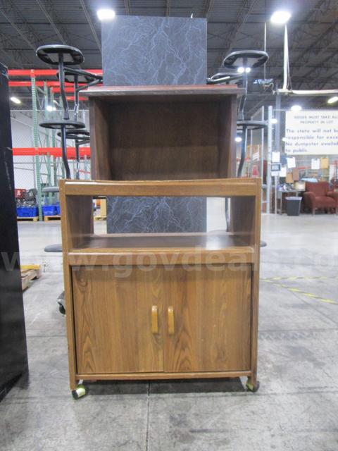 Tabletop Lectern with Stand (H) - government surplus lot currently bid at $1 in Indianapolis, IN