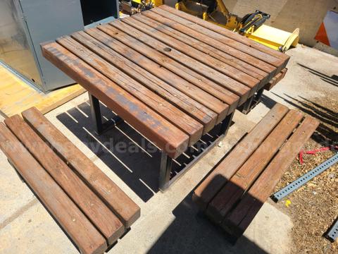 1 Outdoor Table