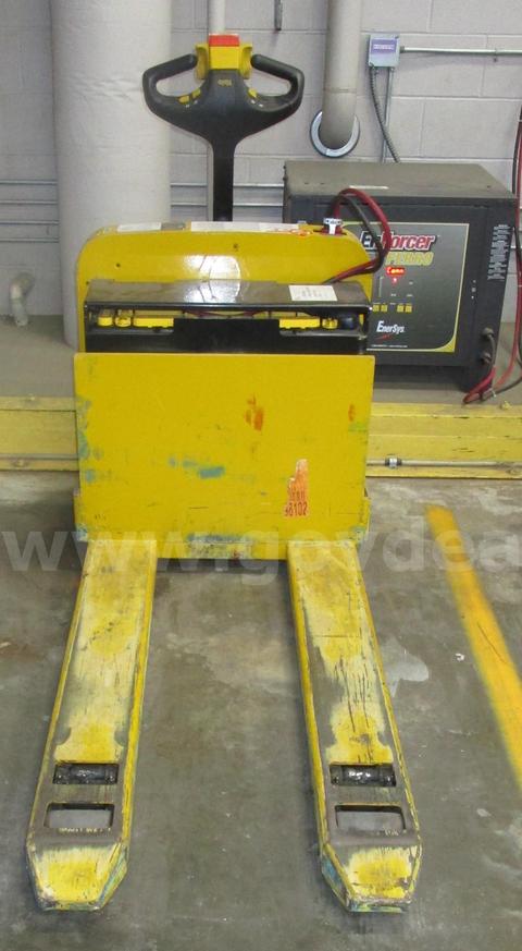 2009 Yale MPW050-EN24T2748 Pallet Lift Jack