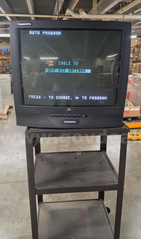 2002 Tandberg Data Inc H27d44dt VTC Monitor/TV