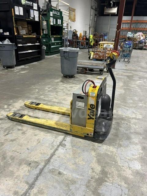2011 Yale MPW050-EN24T2748 Electric Pallet Jack W/ Charger