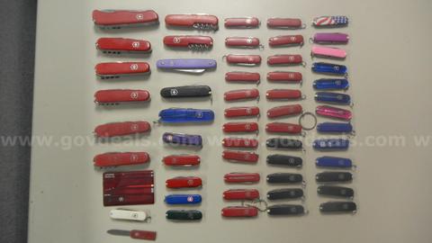 Lot of Swiss Army knives