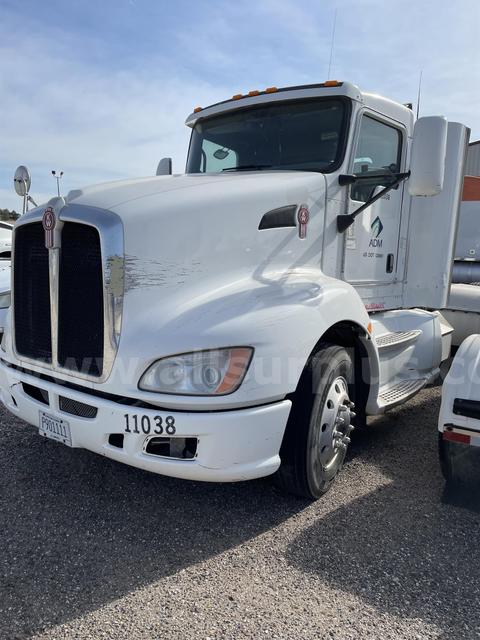 2010 Kenworth T660 Day Cab Semi Tractor