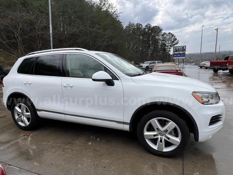 2013 Volkswagen Touareg TDI Luxury Panoramic Roof