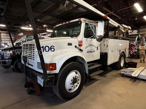 2001 International 4700 Boom Truck