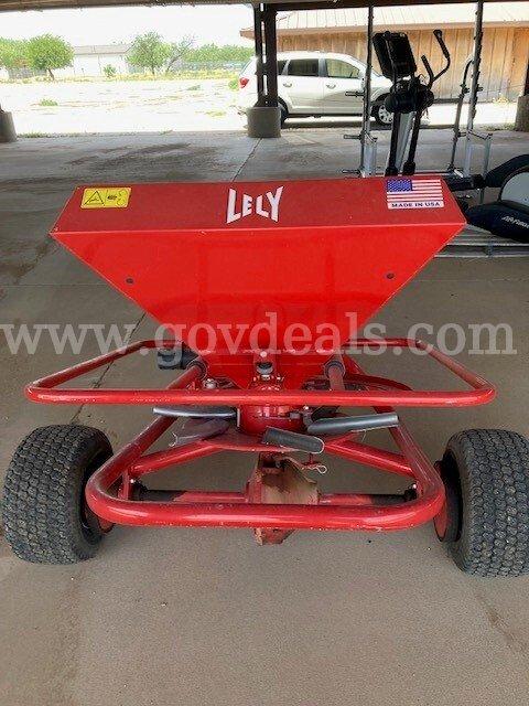 2016 Lely Fertilizer Spreader