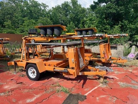 (4) Ver-Mac Trailer Mounted Traffic Light / Signals