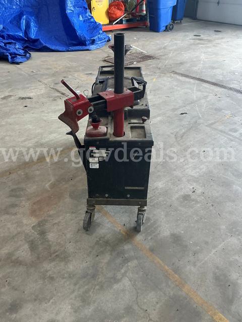 Pneumatic Center - Post Tire Changer