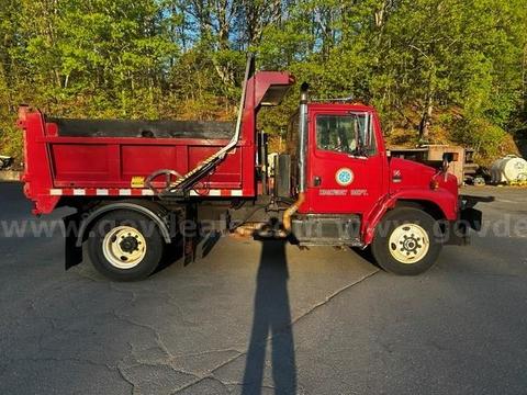 1998 Freighliner FL-80