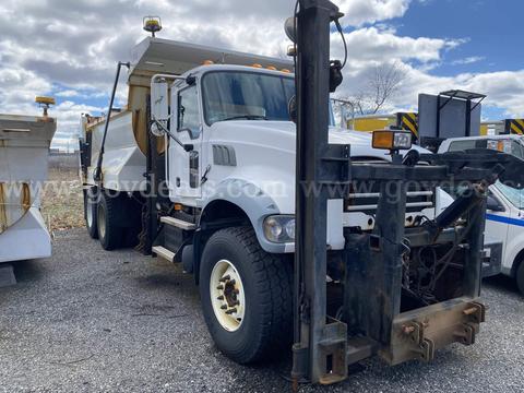 2010 Mack GU713