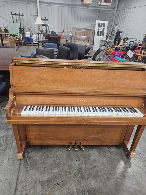 YAMAHA PIANO