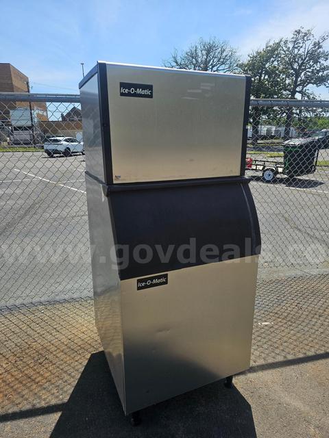 ICE-O-MATIC  ICE MACHINE (FOR PARTS OR REPAIR) (FOOD SERVICE) (SN05236)