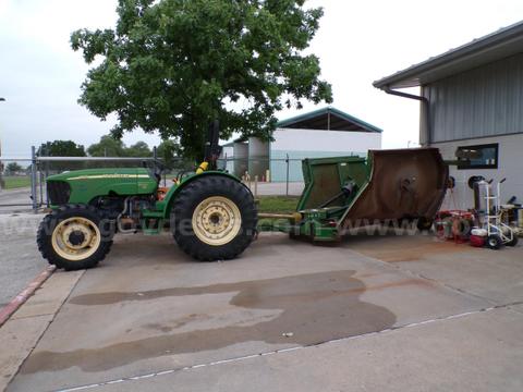 2008 John Deere 5525 Tractor with 2001 John Deere 1517 Shredder