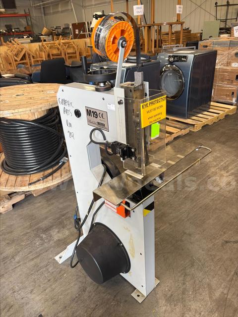 BOSTITCH STITCHING MACHINE