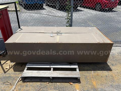 METAL STORAGE CABINET (NO KEYS) (72IN H X 36IN W X 18IN D)