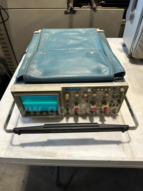 Tektronix 2236 100 MHz Oscilloscope w/ Counter, Timer & Multimeter