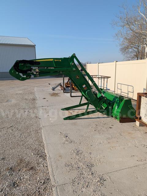 John Deere 640r loader