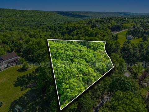 1.92 ACRES IN MONROE COUNTY, PA