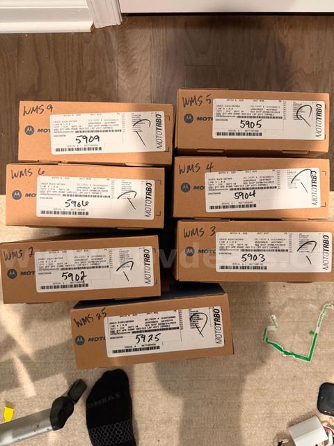 LOT OF 7 - NEW Motorola MOTOTRBO XPR 3500e UHF 403-512MHz Portable Radios AAH02RDH9VA1AN - Shipping Available