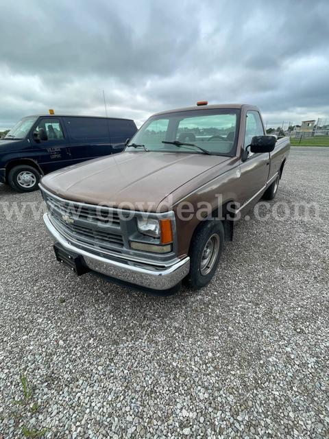1994 Chevrolet C/K 1500 Reg. Cab 8-ft. Bed 2WD