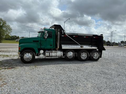 2019 Mack Pinnacle/ TRI-AXLE  15'  ELIPTICAL HARDOX AR450 DUMP W/WET KIT